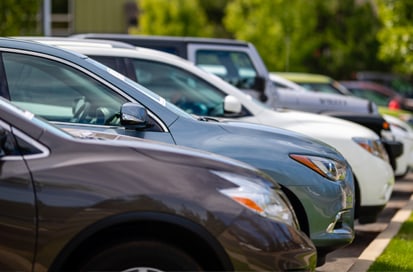 Đá văng kính lái