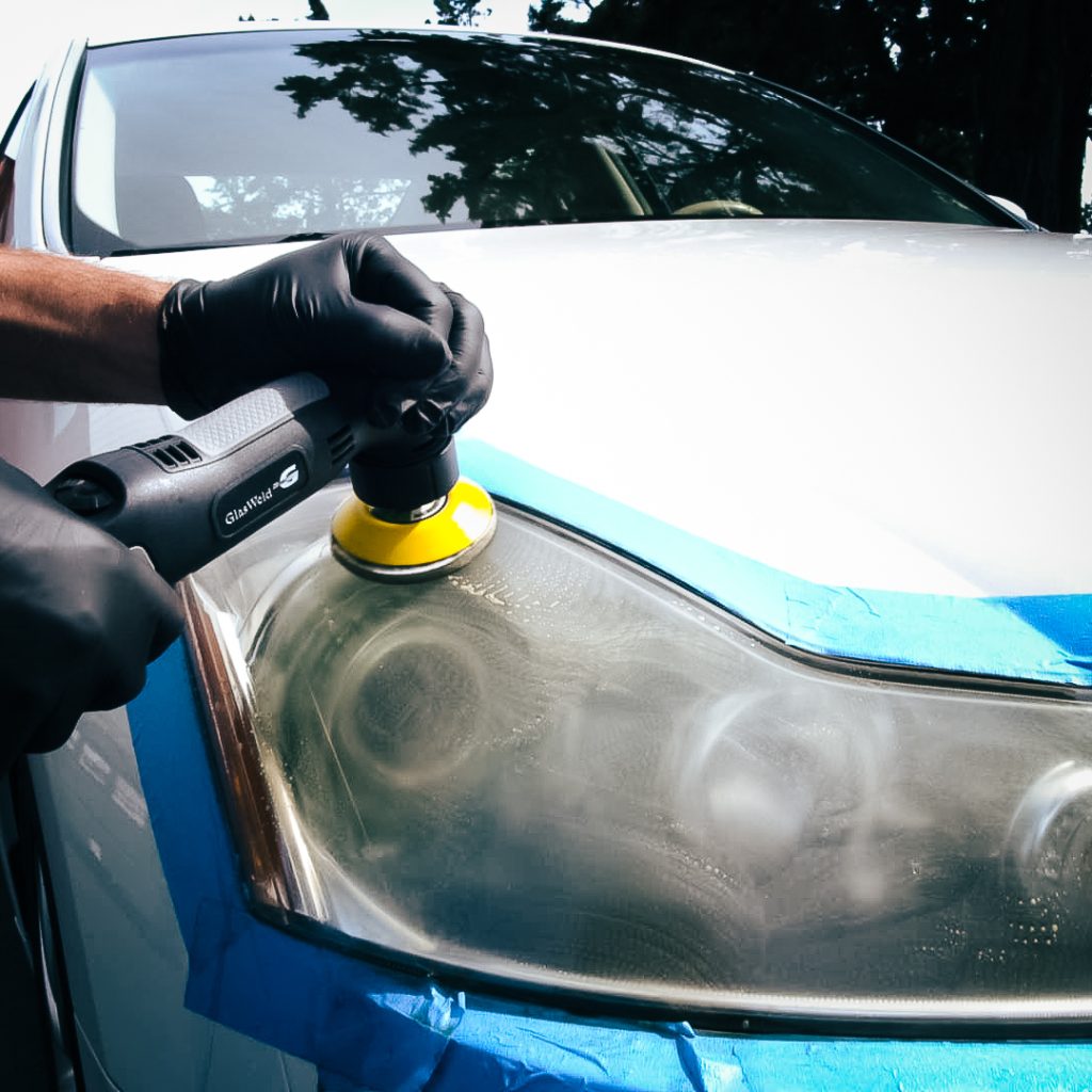 Chà nhám khôi phục đèn pha ô tô với SAND