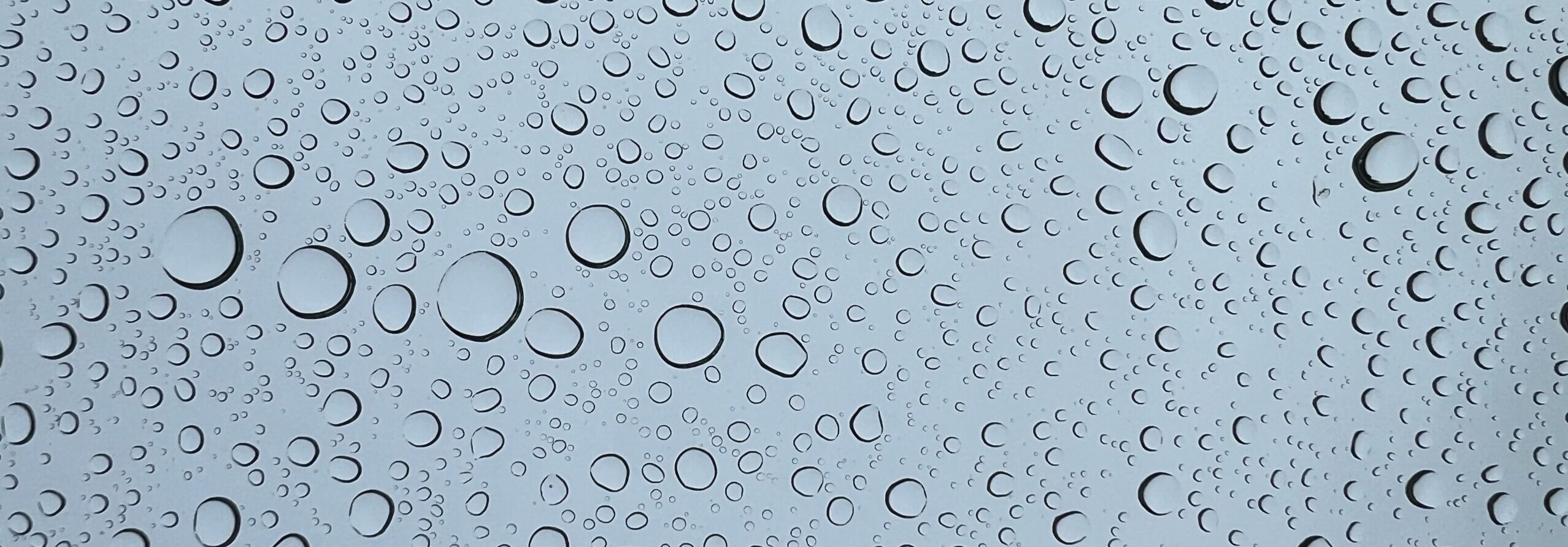 Phủ nano chống bám nước kính ô tô