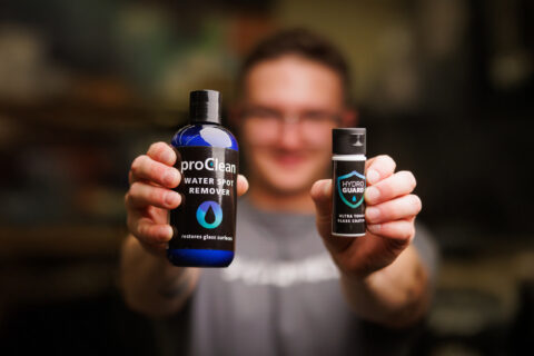 làm sạch và phủ nano chống nước kính ô tô